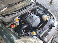 FIAT LINEA 1.8 ESSENCE 16V 2012/2013 HUBNER MULTIMARCAS FARROUPILHA / Carros no Vale