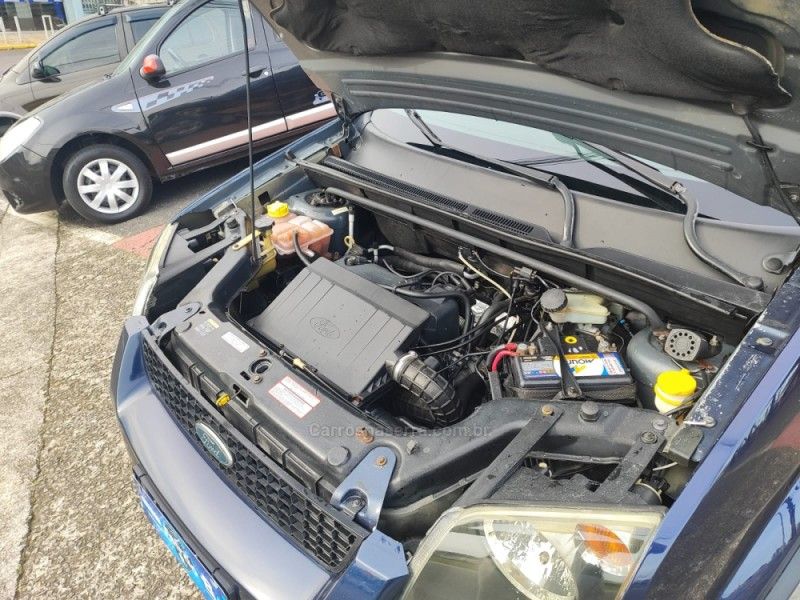 FORD ECOSPORT 1.6 XL 8V 2003/2004 HUBNER MULTIMARCAS FARROUPILHA / Carros no Vale