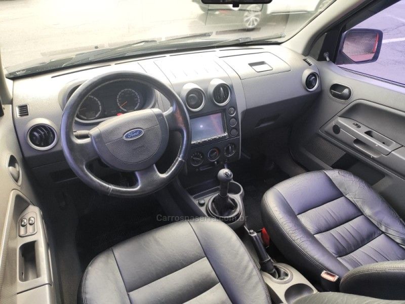 FORD ECOSPORT 1.6 XL 8V 2003/2004 HUBNER MULTIMARCAS FARROUPILHA / Carros no Vale