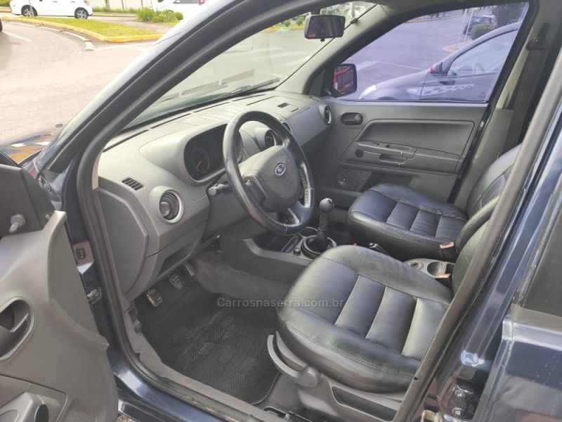 FORD ECOSPORT 1.6 XL 8V 2003/2004 HUBNER MULTIMARCAS FARROUPILHA / Carros no Vale