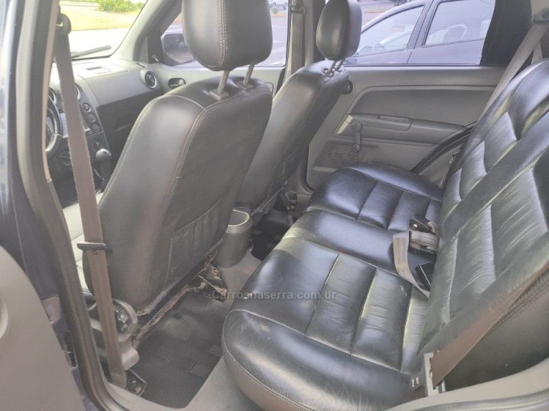 FORD ECOSPORT 1.6 XL 8V 2003/2004 HUBNER MULTIMARCAS FARROUPILHA / Carros no Vale