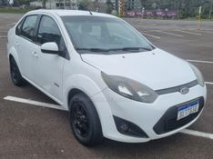 FORD FIESTA 1.6 MPI CLASS SEDAN 8V 2012/2013 HUBNER MULTIMARCAS FARROUPILHA / Carros no Vale