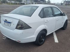 FORD FIESTA 1.6 MPI CLASS SEDAN 8V 2012/2013 HUBNER MULTIMARCAS FARROUPILHA / Carros no Vale