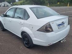 FORD FIESTA 1.6 MPI CLASS SEDAN 8V 2012/2013 HUBNER MULTIMARCAS FARROUPILHA / Carros no Vale