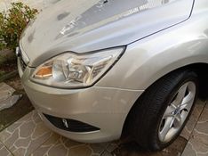 FORD FOCUS 1.6 GL 16V 2011/2012 HUBNER MULTIMARCAS FARROUPILHA / Carros no Vale