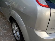 FORD FOCUS 1.6 GL 16V 2011/2012 HUBNER MULTIMARCAS FARROUPILHA / Carros no Vale