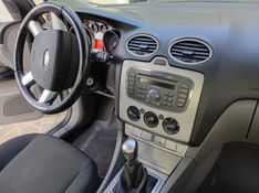 FORD FOCUS 1.6 GL 16V 2011/2012 HUBNER MULTIMARCAS FARROUPILHA / Carros no Vale
