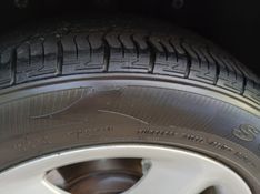 FORD FOCUS 1.6 GL 16V 2011/2012 HUBNER MULTIMARCAS FARROUPILHA / Carros no Vale