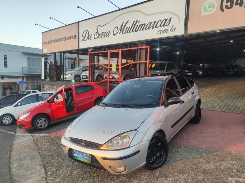 FORD FOCUS 1.6 GLX 8V 2005/2005 HUBNER MULTIMARCAS FARROUPILHA / Carros no Vale