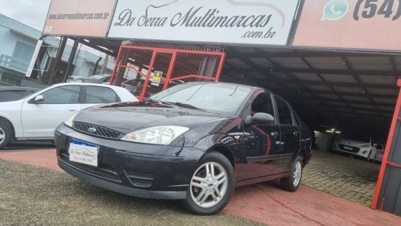FORD FOCUS 2.0 GLX 16V 2008/2008 HUBNER MULTIMARCAS FARROUPILHA / Carros no Vale