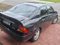 FORD FOCUS 2.0 GLX 16V 2008/2008 HUBNER MULTIMARCAS FARROUPILHA / Carros no Vale
