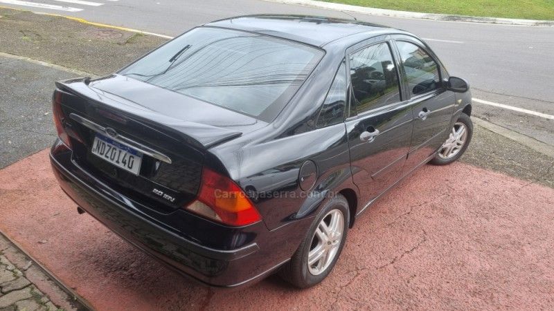 FORD FOCUS 2.0 GLX 16V 2008/2008 HUBNER MULTIMARCAS FARROUPILHA / Carros no Vale