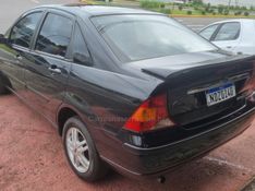 FORD FOCUS 2.0 GLX 16V 2008/2008 HUBNER MULTIMARCAS FARROUPILHA / Carros no Vale