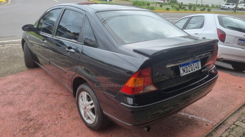FORD FOCUS 2.0 GLX 16V 2008/2008 HUBNER MULTIMARCAS FARROUPILHA / Carros no Vale