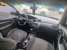 FORD FOCUS 2.0 GLX 16V 2008/2008 HUBNER MULTIMARCAS FARROUPILHA / Carros no Vale