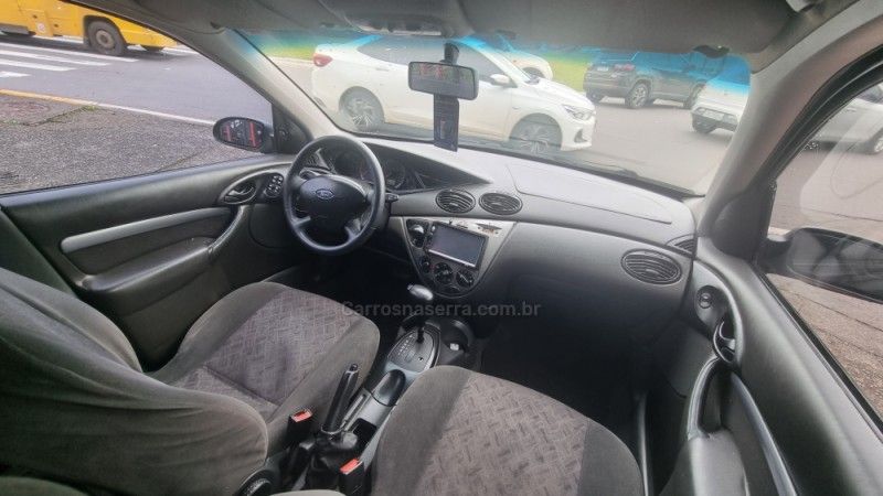 FORD FOCUS 2.0 GLX 16V 2008/2008 HUBNER MULTIMARCAS FARROUPILHA / Carros no Vale