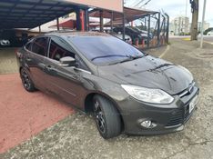 FORD FOCUS 2.0 TITANIUM FASTBACK 16V 2014/2014 HUBNER MULTIMARCAS FARROUPILHA / Carros no Vale