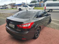 FORD FOCUS 2.0 TITANIUM FASTBACK 16V 2014/2014 HUBNER MULTIMARCAS FARROUPILHA / Carros no Vale