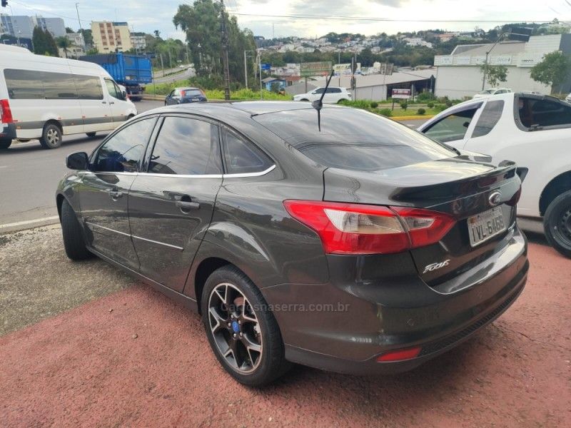 FORD FOCUS 2.0 TITANIUM FASTBACK 16V 2014/2014 HUBNER MULTIMARCAS FARROUPILHA / Carros no Vale FORD FOCUS 2.0 TITANIUM FASTBACK 16V 2014/2014 HUBNER MULTIMARCAS FARROUPILHA / Carros no Vale