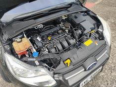 FORD FOCUS 2.0 TITANIUM FASTBACK 16V 2014/2014 HUBNER MULTIMARCAS FARROUPILHA / Carros no Vale