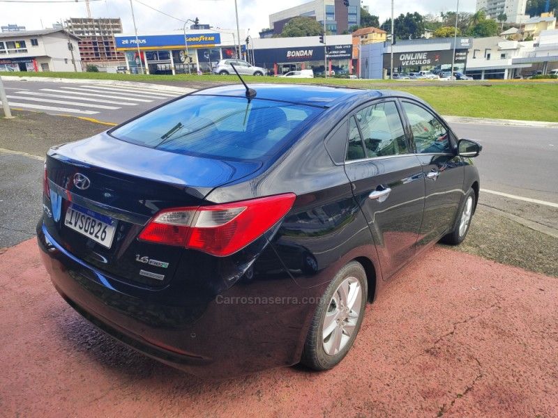 HYUNDAI HB20S 1.6 PREMIUM 16V 2014/2014 HUBNER MULTIMARCAS FARROUPILHA / Carros no Vale
