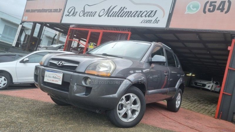 HYUNDAI TUCSON 2.0 MPFI GLS 16V 143CV 2WD 2014/2015 HUBNER MULTIMARCAS FARROUPILHA / Carros no Vale HYUNDAI TUCSON 2.0 MPFI GLS 16V 143CV 2WD 2014/2015 HUBNER MULTIMARCAS FARROUPILHA / Carros no Vale