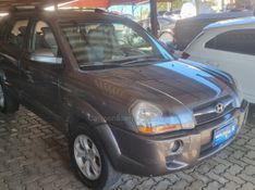 HYUNDAI TUCSON 2.0 MPFI GLS 16V 143CV 2WD 2014/2015 HUBNER MULTIMARCAS FARROUPILHA / Carros no Vale