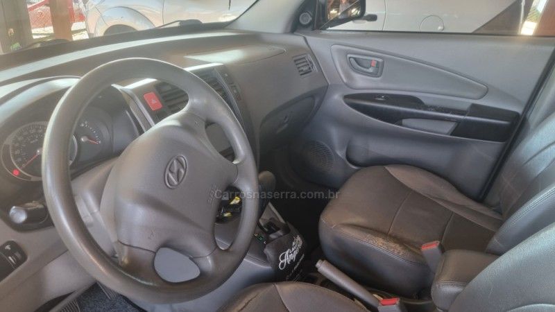 HYUNDAI TUCSON 2.0 MPFI GLS 16V 143CV 2WD 2014/2015 HUBNER MULTIMARCAS FARROUPILHA / Carros no Vale HYUNDAI TUCSON 2.0 MPFI GLS 16V 143CV 2WD 2014/2015 HUBNER MULTIMARCAS FARROUPILHA / Carros no Vale