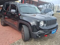 JEEP RENEGADE 2.0 16V TURBO TRAILHAWK 4X4 2015/2016 HUBNER MULTIMARCAS FARROUPILHA / Carros no Vale