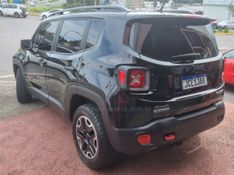 JEEP RENEGADE 2.0 16V TURBO TRAILHAWK 4X4 2015/2016 HUBNER MULTIMARCAS FARROUPILHA / Carros no Vale