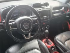 JEEP RENEGADE 2.0 16V TURBO TRAILHAWK 4X4 2015/2016 HUBNER MULTIMARCAS FARROUPILHA / Carros no Vale