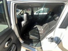 NISSAN TIIDA 1.8 SL 16V 2012/2013 HUBNER MULTIMARCAS FARROUPILHA / Carros no Vale