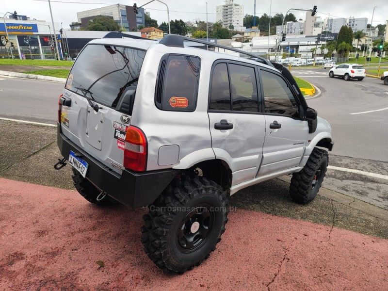 SUZUKI VITARA 2.0 JLX 4X4 V6 2001/2001 HUBNER MULTIMARCAS FARROUPILHA / Carros no Vale