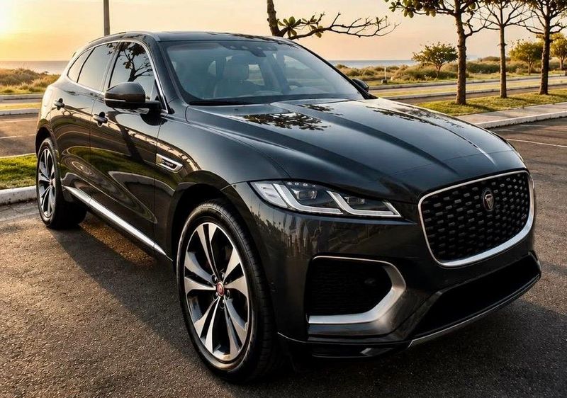JAGUAR F-PACE 3.0 P340 MHEV R-DYNAMIC SE AWD AUTOMÁTICO 2022/2023 FÁBIO BERNARDES PORTO ALEGRE / Carros no Vale