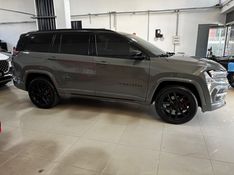 JEEP COMMANDER 2.0 HURRICANE 4 TURBO GASOLINA BLACKHAWK AT9 2024/2025 FÁBIO BERNARDES PORTO ALEGRE / Carros no Vale