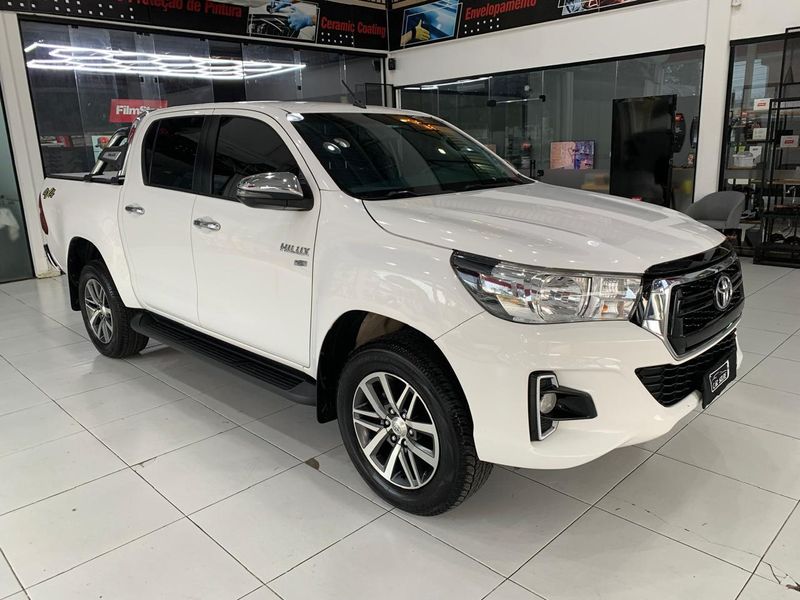 TOYOTA HILUX 2.7 SRV 4X4 CD 16V FLEX 4P AUTOMÁTICO 2019/2020 FÁBIO BERNARDES PORTO ALEGRE / Carros no Vale TOYOTA HILUX 2.7 SRV 4X4 CD 16V FLEX 4P AUTOMÁTICO 2019/2020 FÁBIO BERNARDES PORTO ALEGRE / Carros no Vale