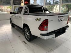 TOYOTA HILUX 2.7 SRV 4X4 CD 16V FLEX 4P AUTOMÁTICO 2019/2020 FÁBIO BERNARDES PORTO ALEGRE / Carros no Vale