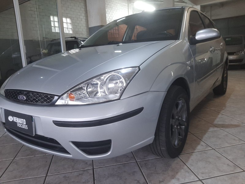 FORD FOCUS 1.6 /2008 RENAUTO VEÍCULOS LAJEADO / Carros no Vale FORD FOCUS 1.6 /2008 RENAUTO VEÍCULOS LAJEADO / Carros no Vale