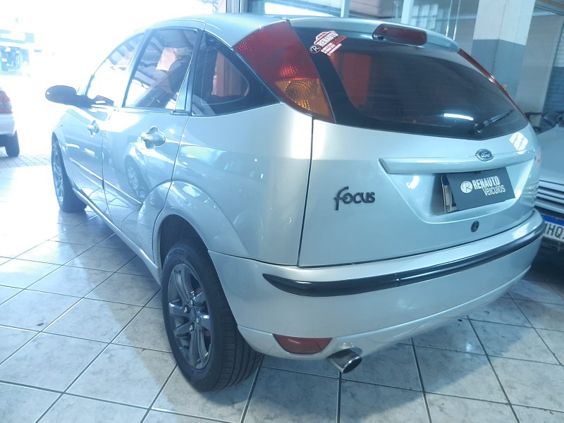 FORD FOCUS 1.6 /2008 RENAUTO VEÍCULOS LAJEADO / Carros no Vale FORD FOCUS 1.6 /2008 RENAUTO VEÍCULOS LAJEADO / Carros no Vale