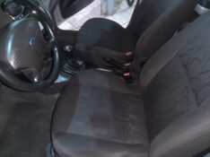 FORD FOCUS 1.6 /2008 RENAUTO VEÍCULOS LAJEADO / Carros no Vale