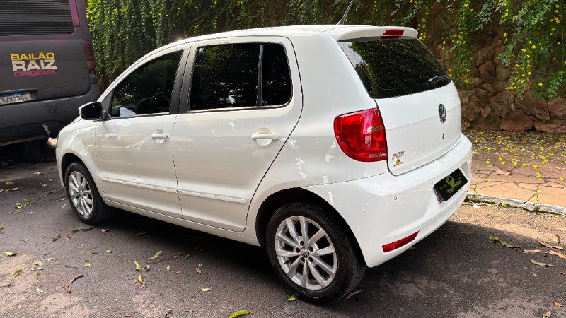 VOLKSWAGEN FOX 1.0 2013/2014 ESTAÇÃO DO CARRO ESTRELA / Carros no Vale