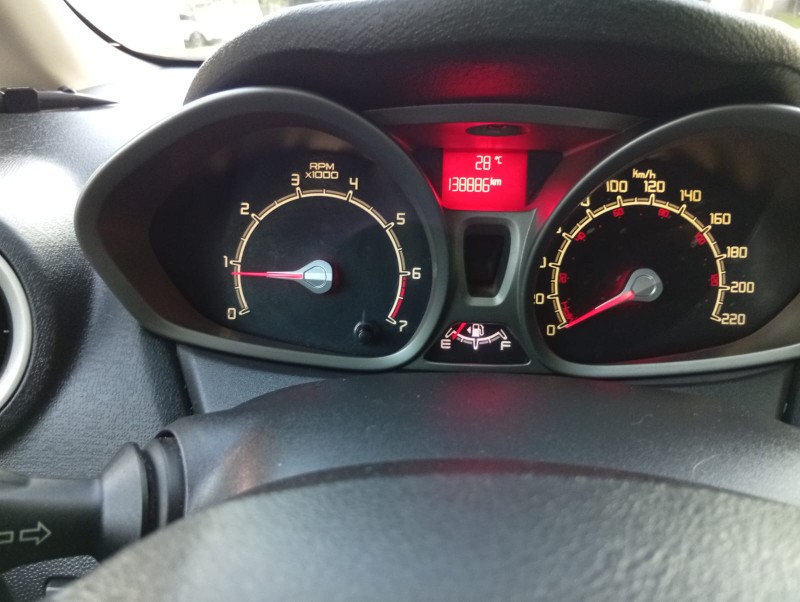 FORD FIESTA 1.6 SE 2010/2011 ALTERNATIVA VEÍCULOS LAJEADO / Carros no Vale