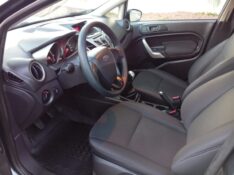 FORD FIESTA 1.6 SE 2010/2011 ALTERNATIVA VEÍCULOS LAJEADO / Carros no Vale