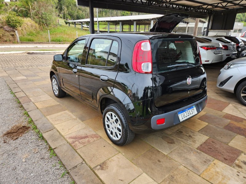 FIAT UNO VIVACE 1.0 2013/2014 TS VEÍCULOS ANTA GORDA / Carros no Vale