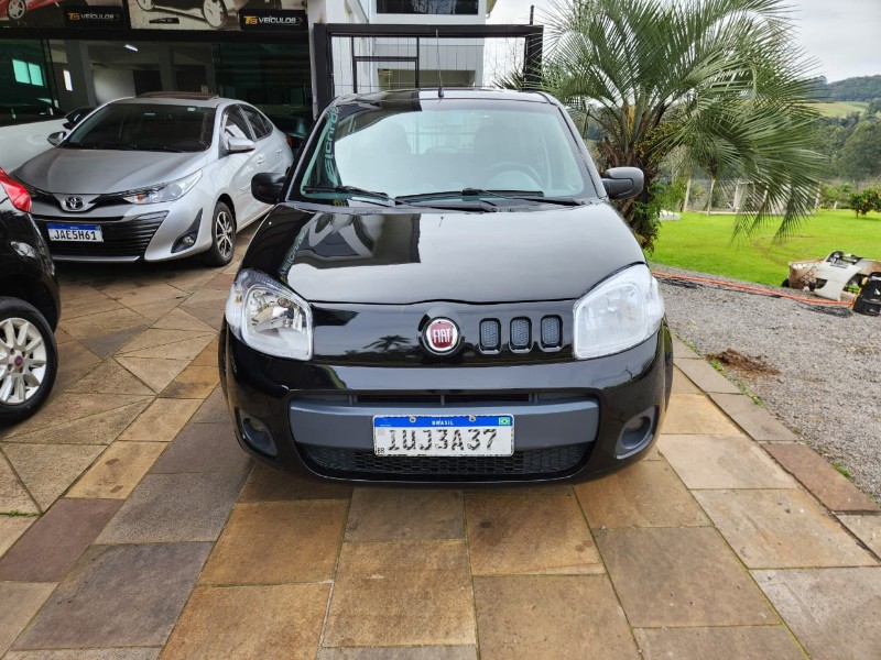 FIAT UNO VIVACE 1.0 2013/2014 TS VEÍCULOS ANTA GORDA / Carros no Vale