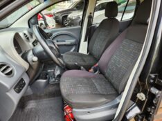 FIAT UNO VIVACE 1.0 2013/2014 TS VEÍCULOS ANTA GORDA / Carros no Vale