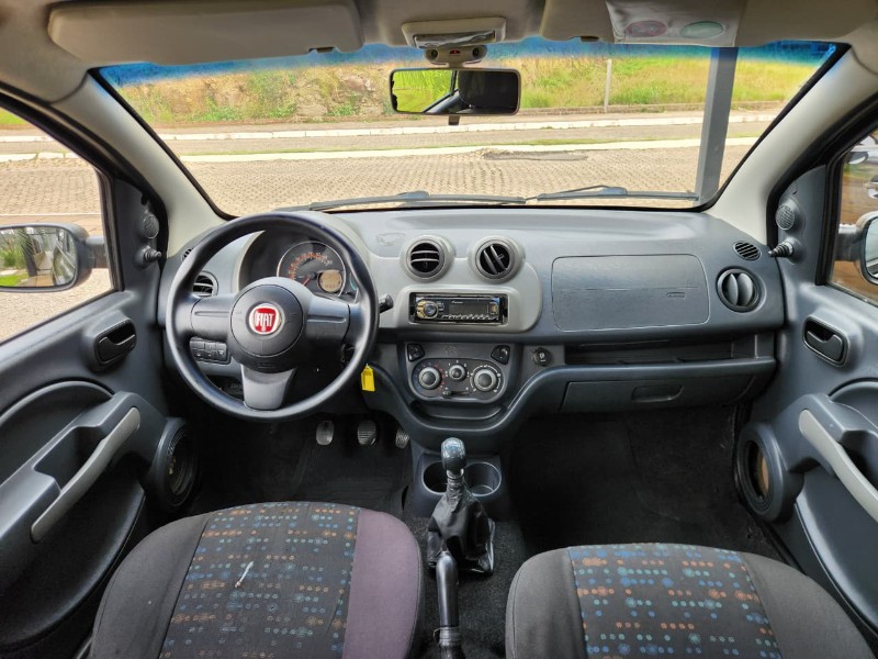 FIAT UNO VIVACE 1.0 2013/2014 TS VEÍCULOS ANTA GORDA / Carros no Vale