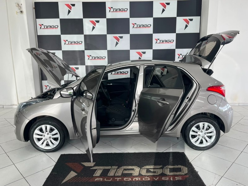 HYUNDAI HB20 1.6 CONFORT 2018/2018 TIAGO AUTOMÓVEIS VENÂNCIO AIRES / Carros no Vale