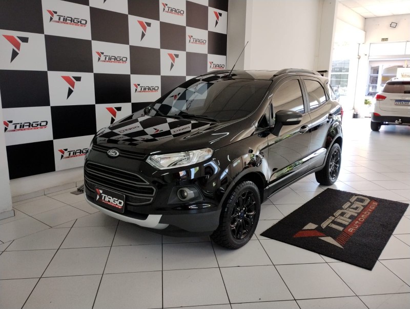FORD ECOSPORT FREESTYLE 1.6 16V FLEX 5P 2017/2017 TIAGO AUTOMÓVEIS VENÂNCIO AIRES / Carros no Vale