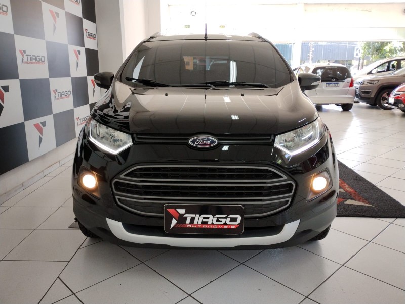 FORD ECOSPORT FREESTYLE 1.6 16V FLEX 5P 2017/2017 TIAGO AUTOMÓVEIS VENÂNCIO AIRES / Carros no Vale